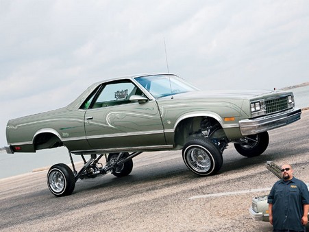 Lrmp_0802_01_z+1986_chevrolet_el_camino+lifted